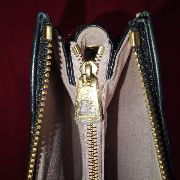 Louis Vuitton Coussin Bag Embossed Lambskin PM - Picture 15 of 16